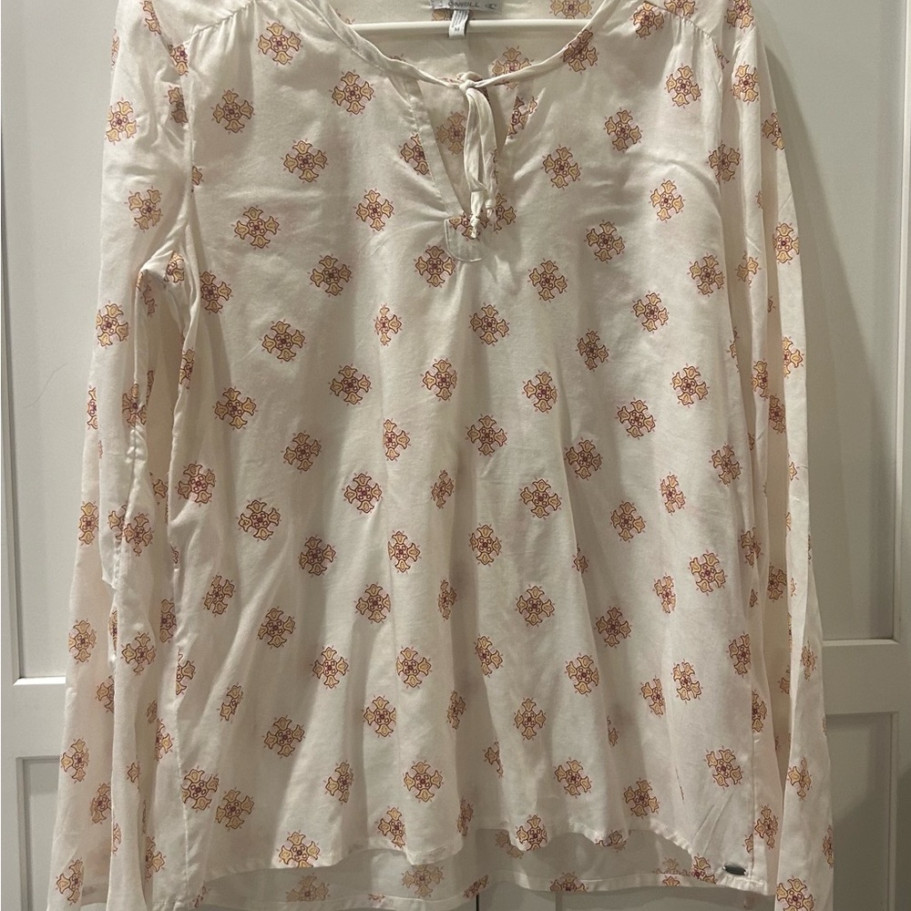 New O’Neill lightweight print blouse.